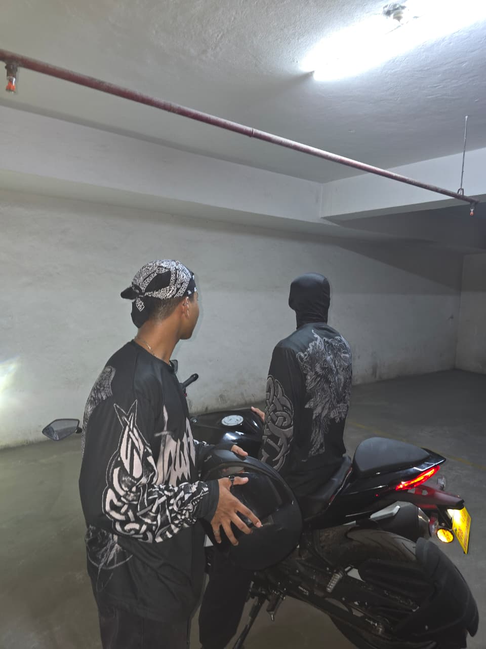 Long sleeve grunge tee